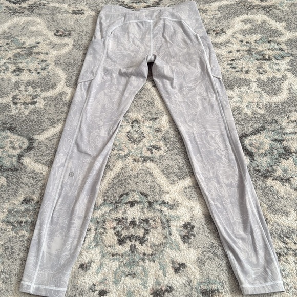 Lululemon Speed Up Tight *Full-On Luxtreme 28" - Picture 4 of 9